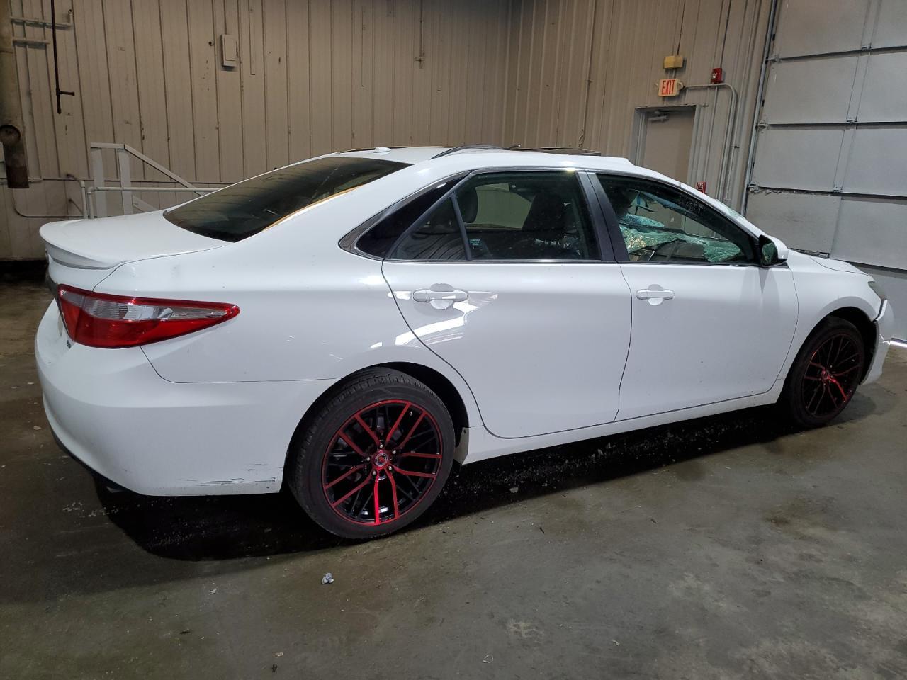 2016 TOYOTA CAMRY LE - Фото 3