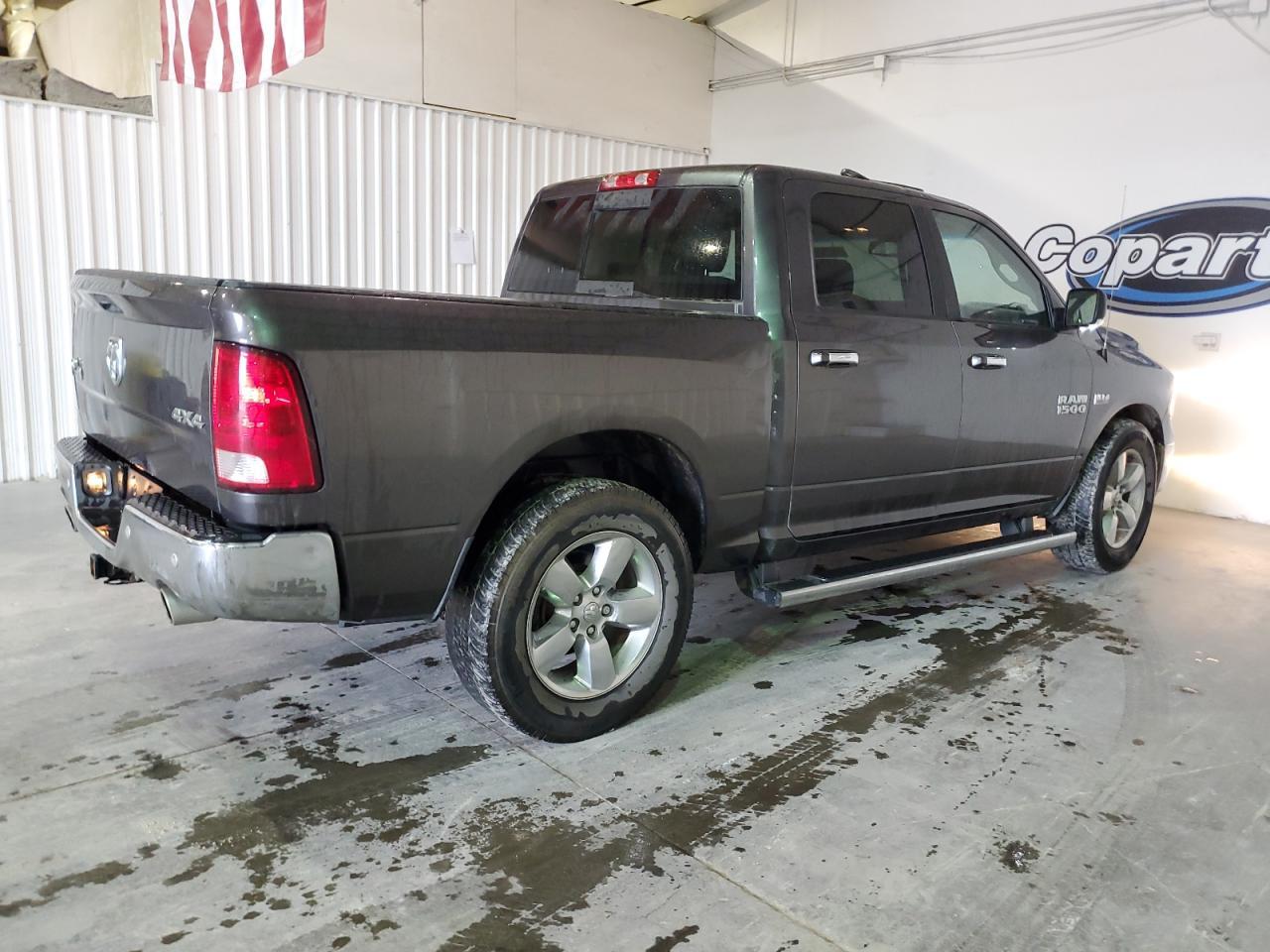2017 RAM 1500 SLT - Image 3