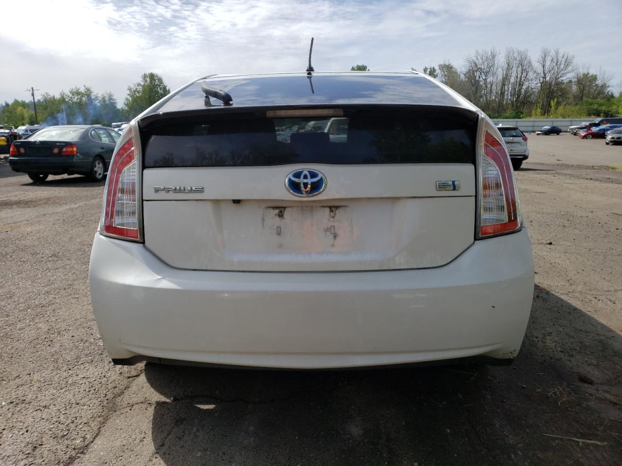 2015 TOYOTA PRIUS - Фото 6