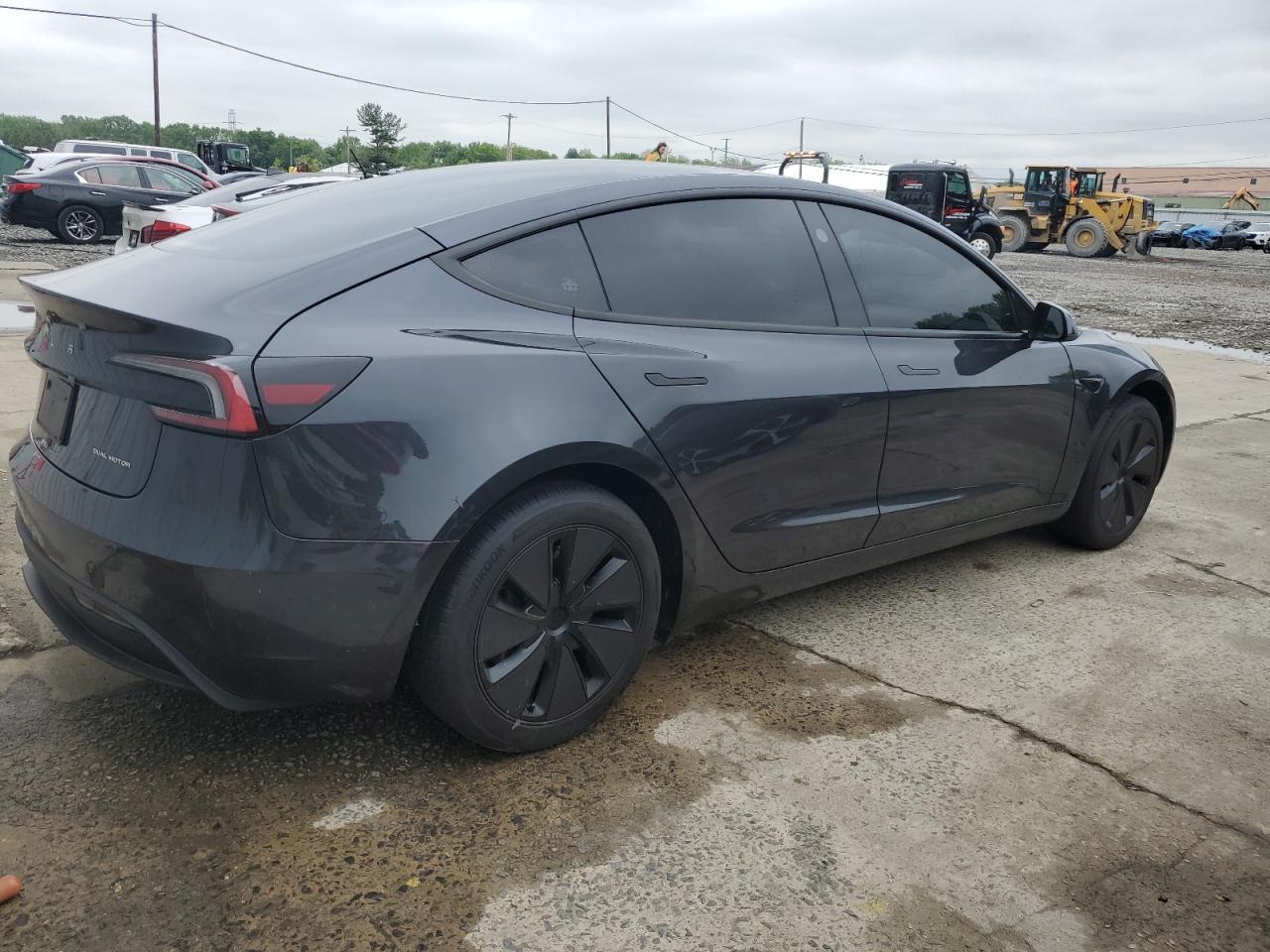 2024 TESLA MODEL 3 - Фото 3