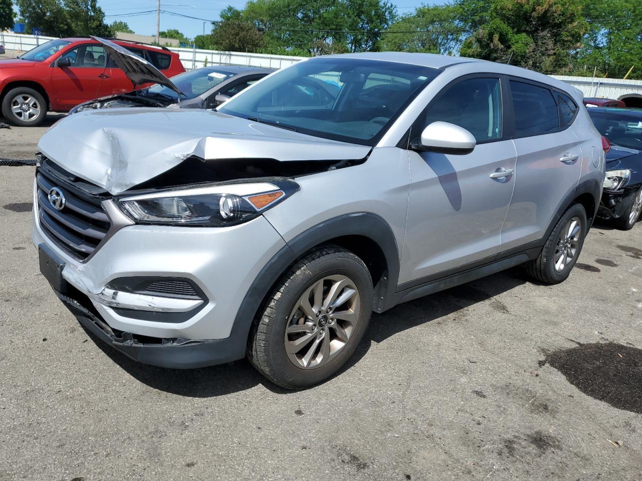 2016 HYUNDAI TUCSON SE car image