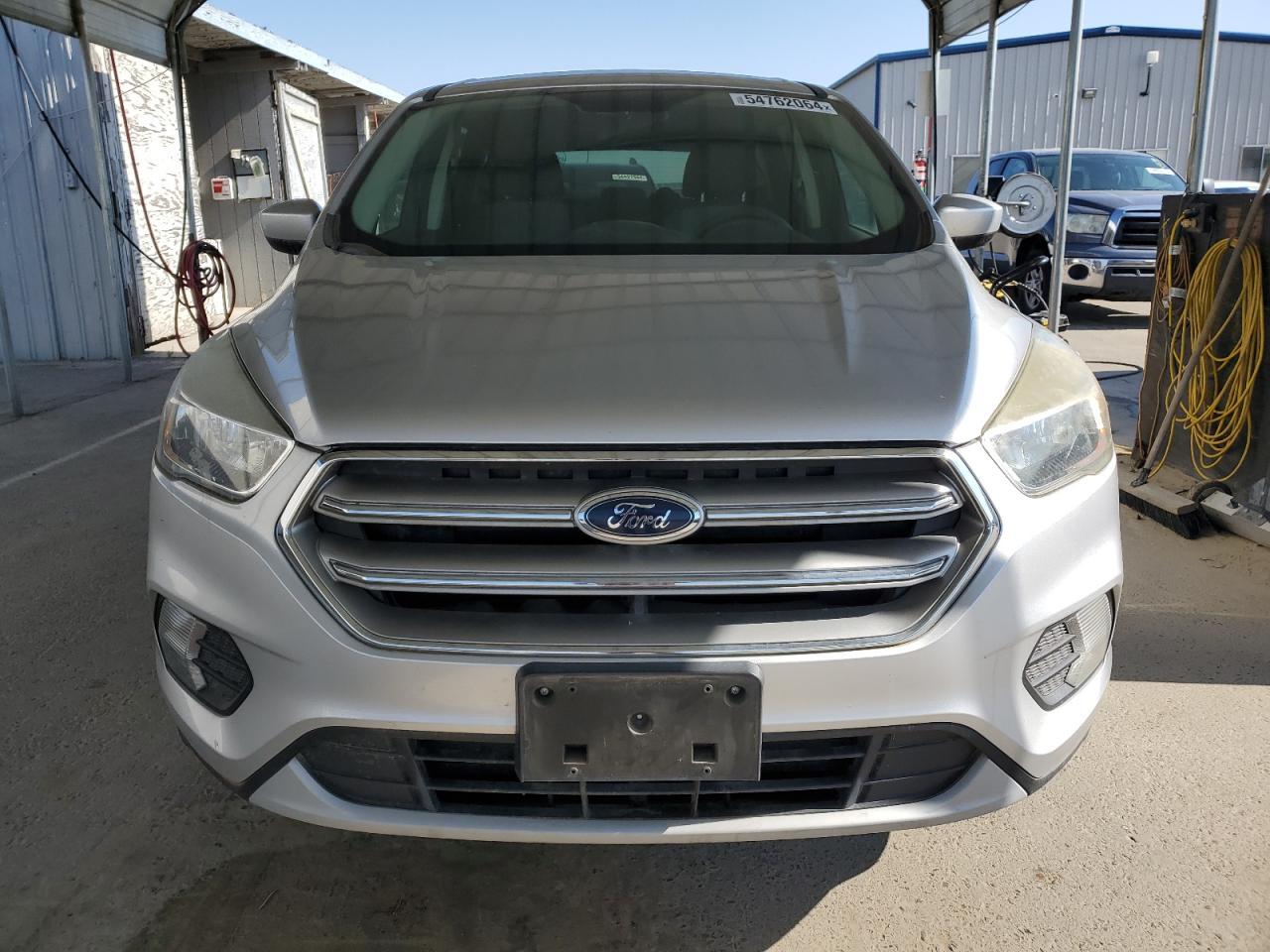 2017 FORD ESCAPE SE - Фото 5
