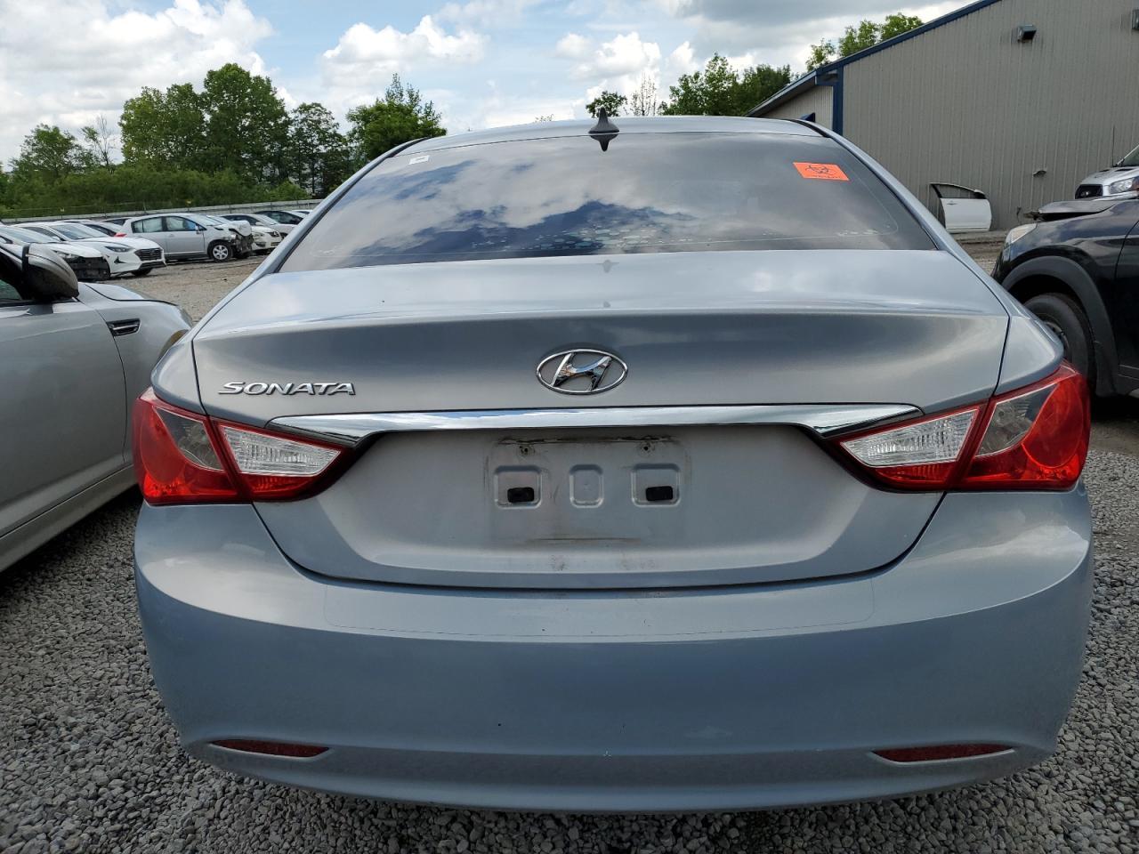 2013 HYUNDAI SONATA GLS - Image 6