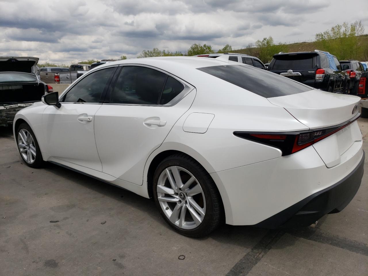 2021 LEXUS IS 300 - Фото 2