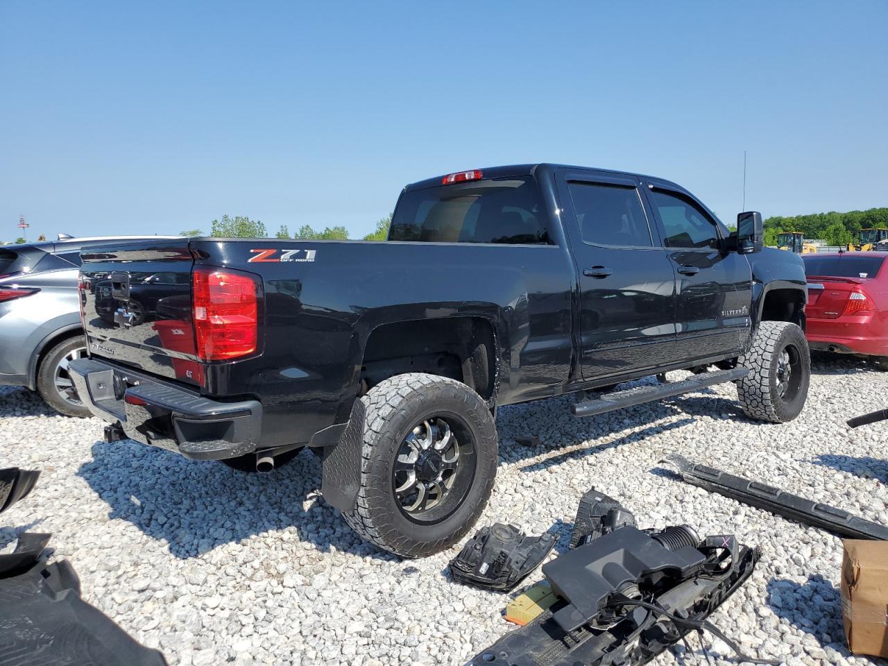 2018 CHEVROLET SILVERADO - Фото 3