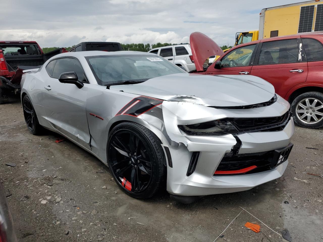 2018 CHEVROLET CAMARO LT - Image 4