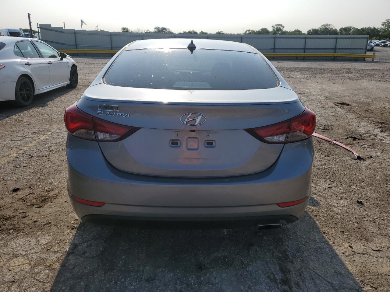 2015 HYUNDAI ELANTRA SE - Image 6
