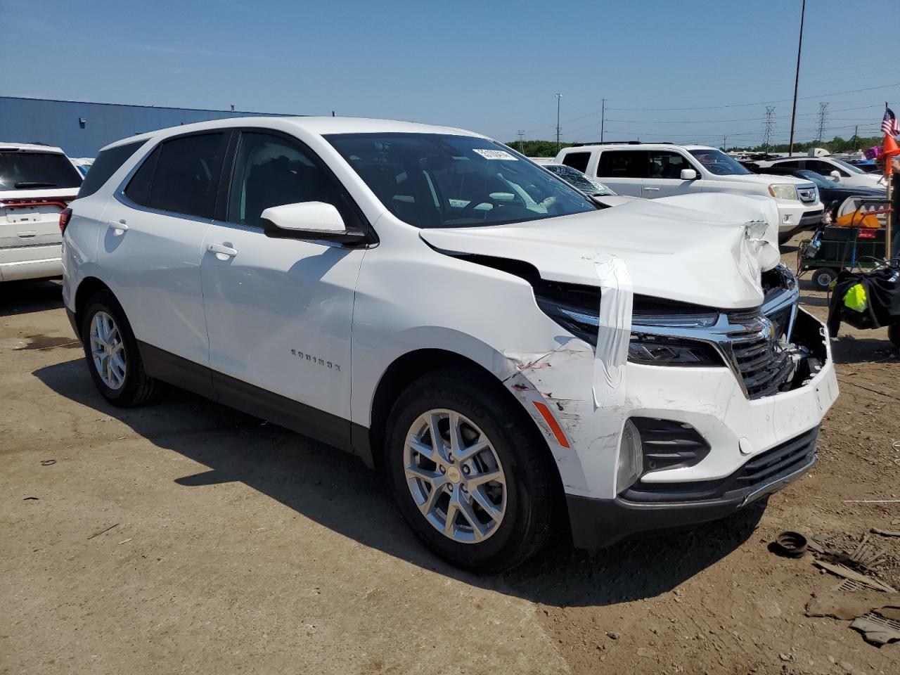 2024 CHEVROLET EQUINOX LT - Image 4