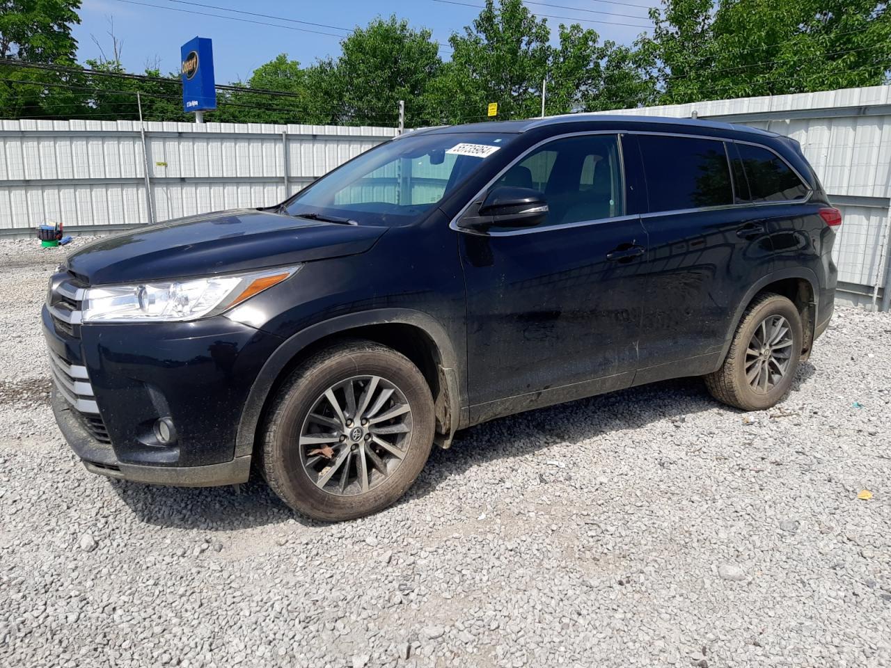 2017 TOYOTA HIGHLANDER car image