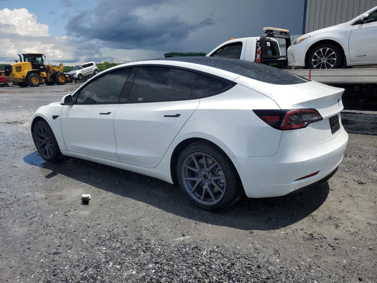 2022 TESLA MODEL 3 - Image 2