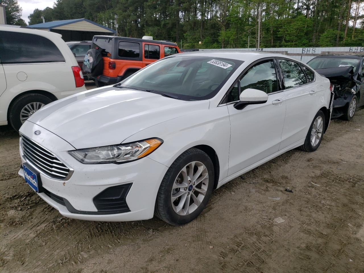 2019 FORD FUSION SE car image