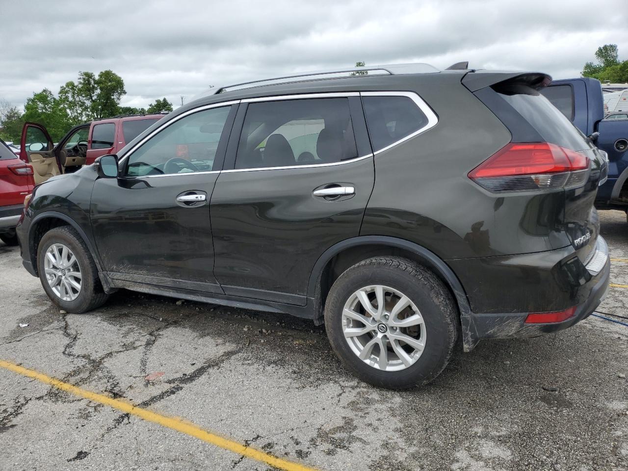 2017 NISSAN ROGUE SV - Image 2