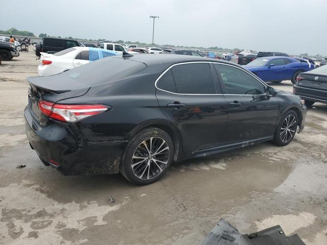 2020 Toyota Camry Se - Фото 3