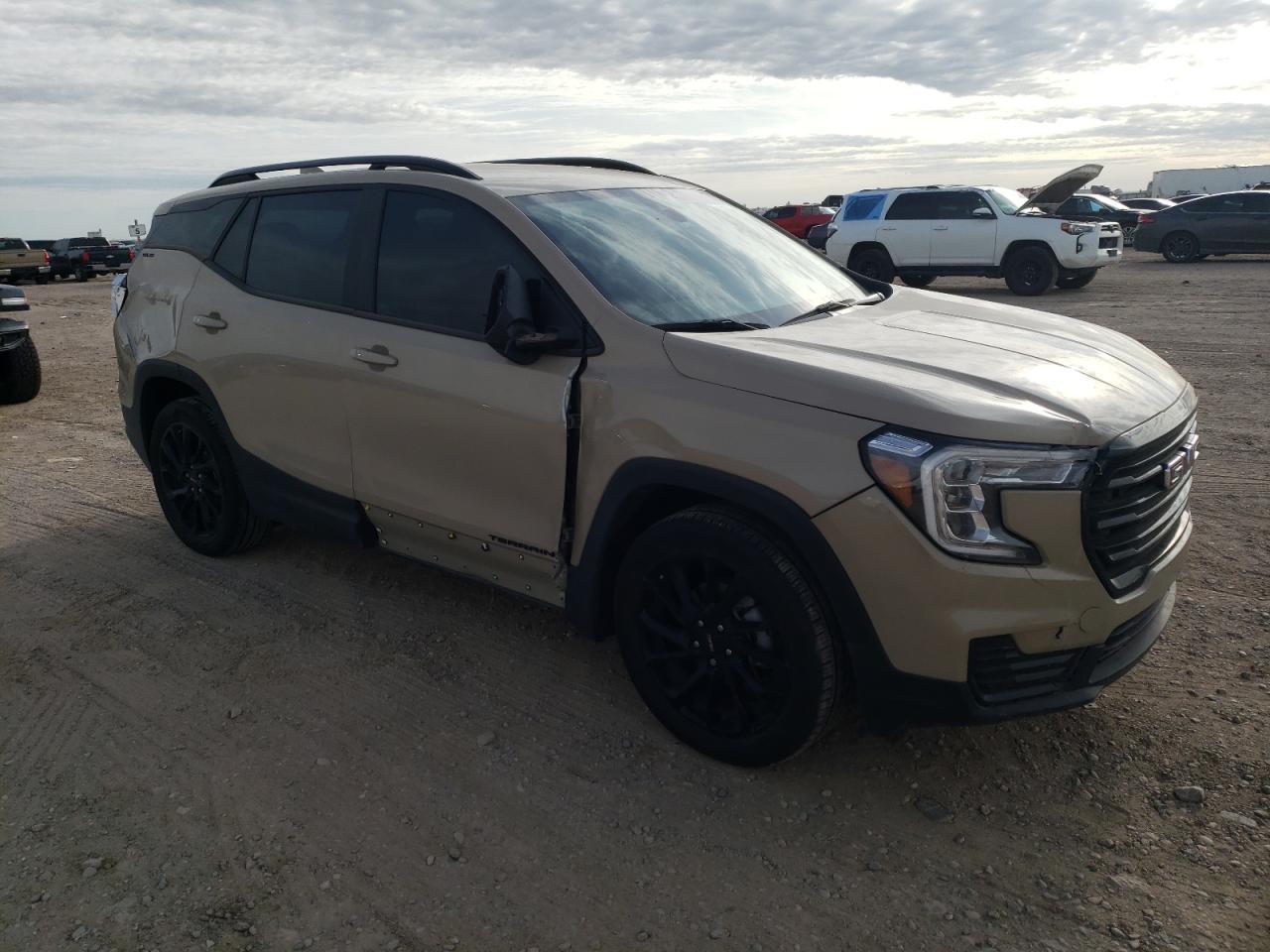2023 GMC TERRAIN SL - Image 4