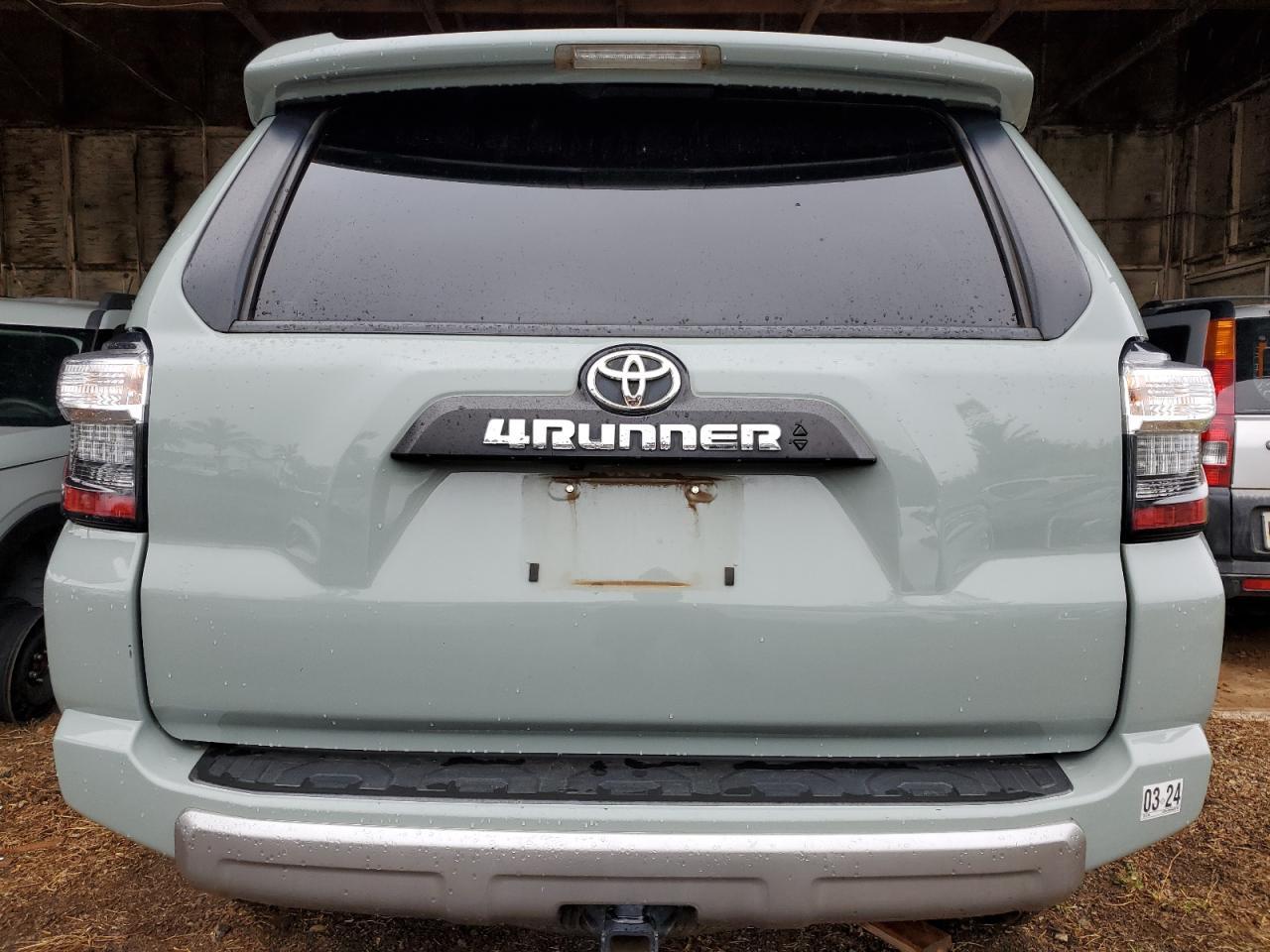 2022 TOYOTA 4RUNNER SR - Фото 6