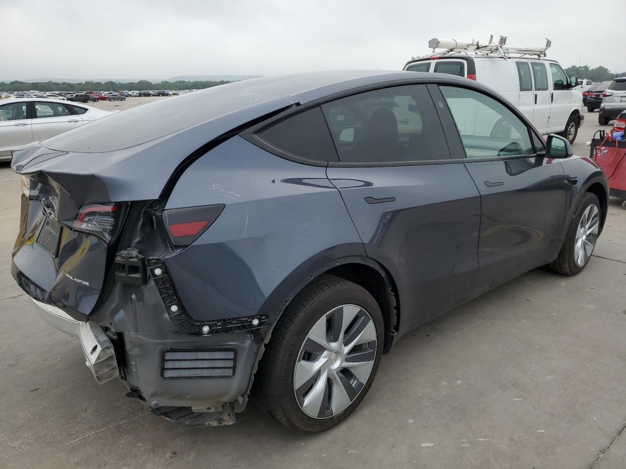 2023 TESLA MODEL Y - Image 3
