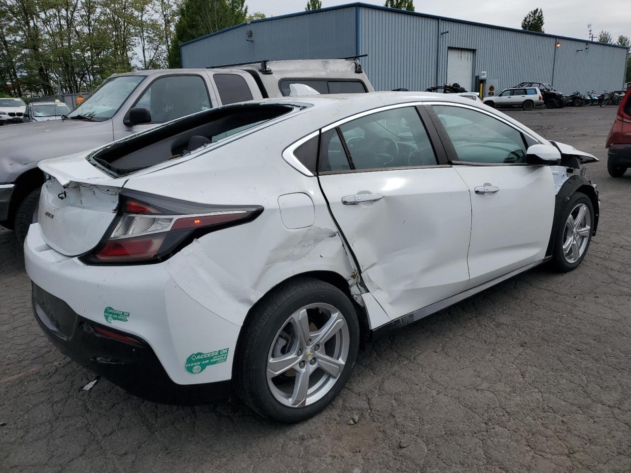 2017 CHEVROLET VOLT LT - Image 3