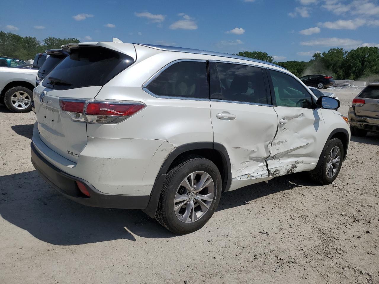 2015 TOYOTA HIGHLANDER - Фото 3