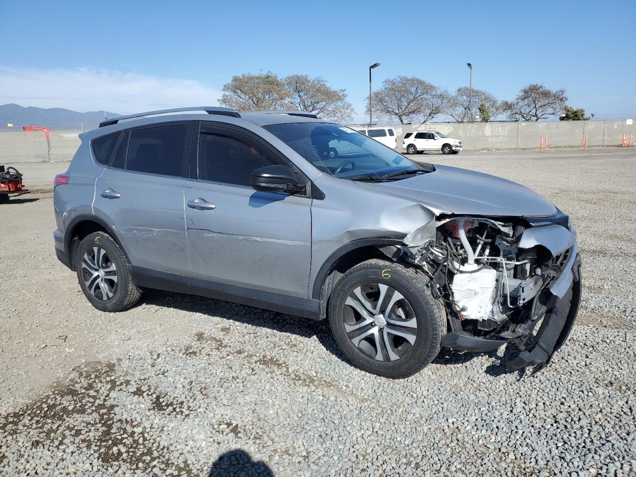 2018 TOYOTA RAV4 LE - Image 4