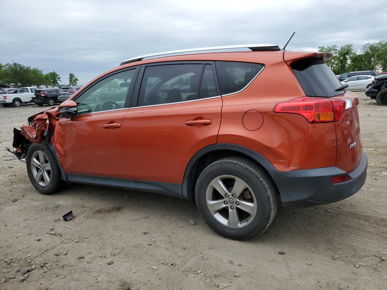 2015 TOYOTA RAV4 XLE - Фото 2