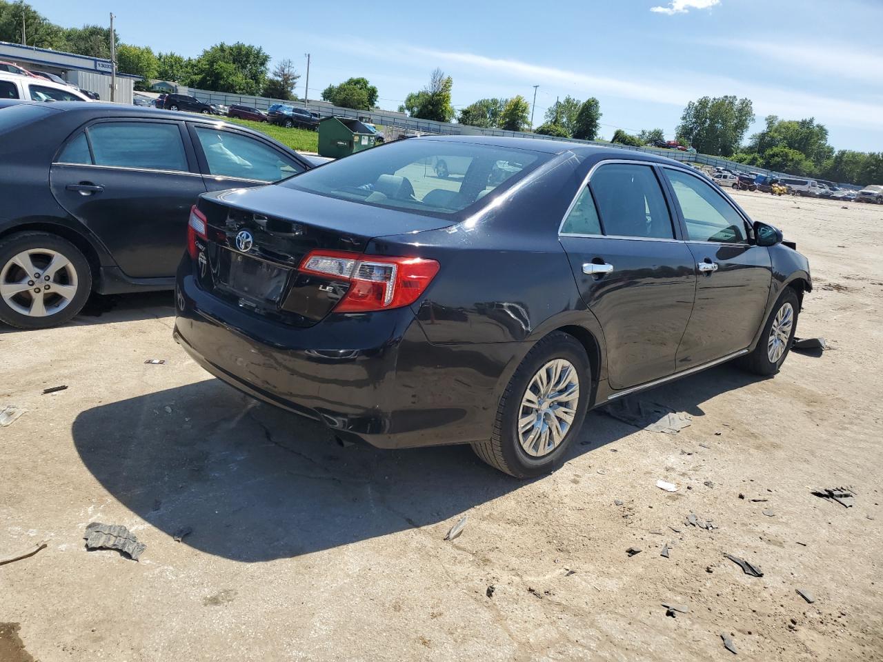 2014 TOYOTA CAMRY L - Image 3