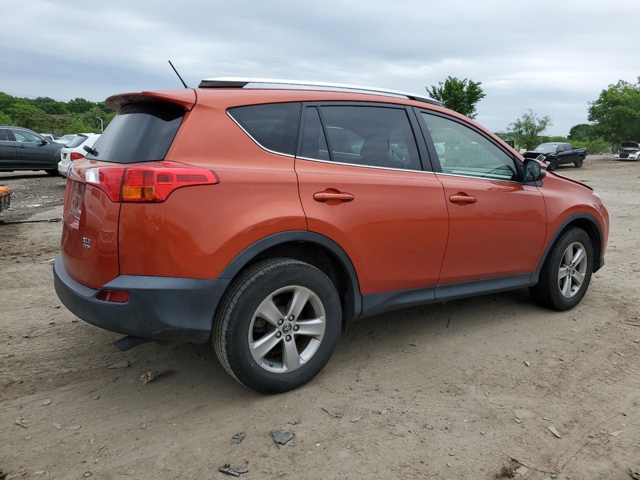 2015 TOYOTA RAV4 XLE - Фото 3