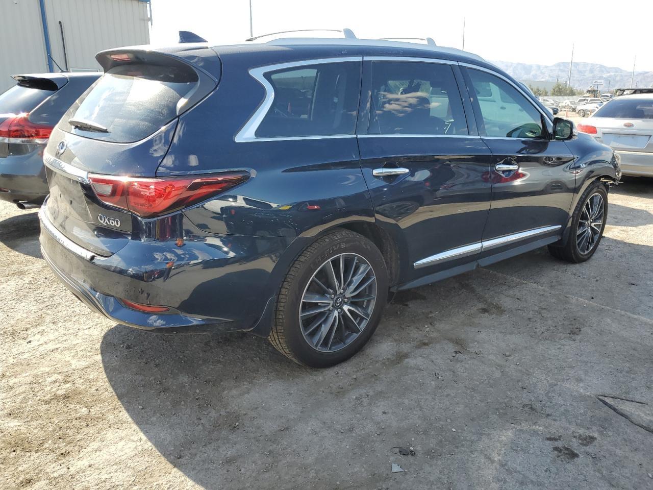 2019 INFINITI QX60 LUXE - Image 3