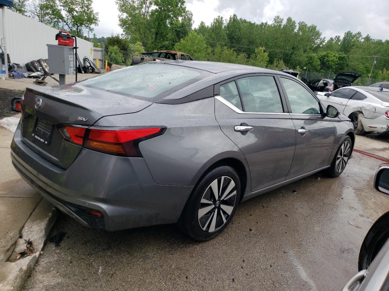 2022 NISSAN ALTIMA SV - Фото 3