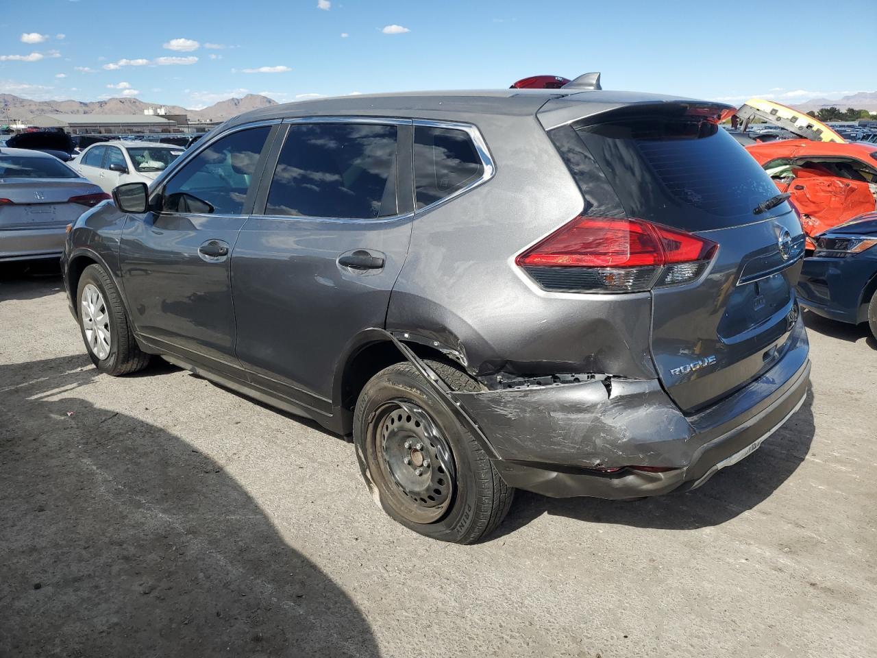 2017 NISSAN ROGUE S - Фото 2