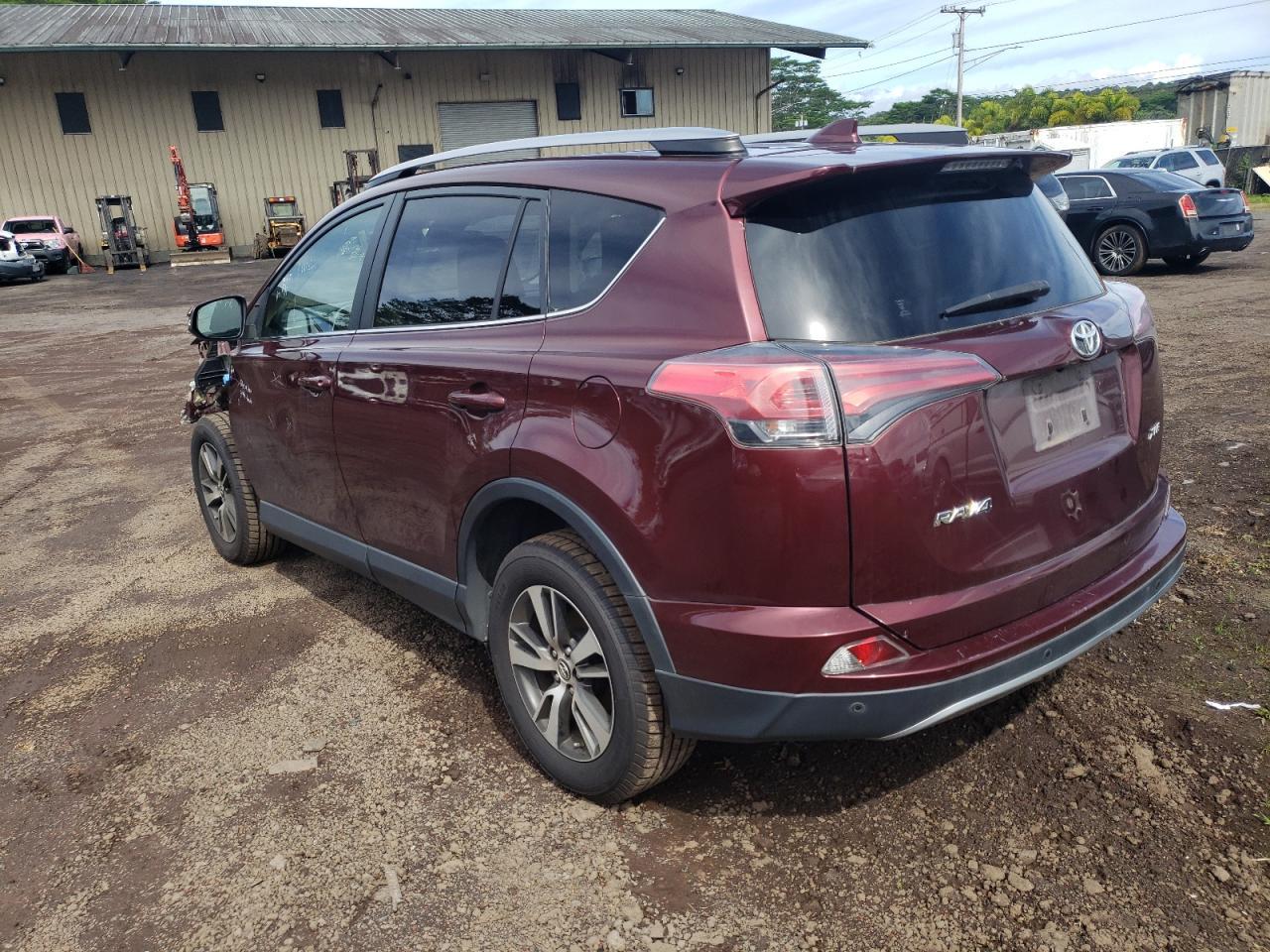 2017 TOYOTA RAV4 XLE - Фото 2