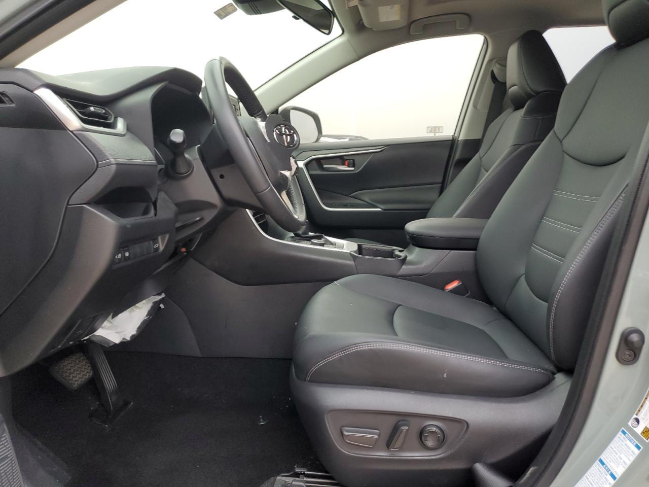 2022 TOYOTA RAV4 XLE P - Image 7