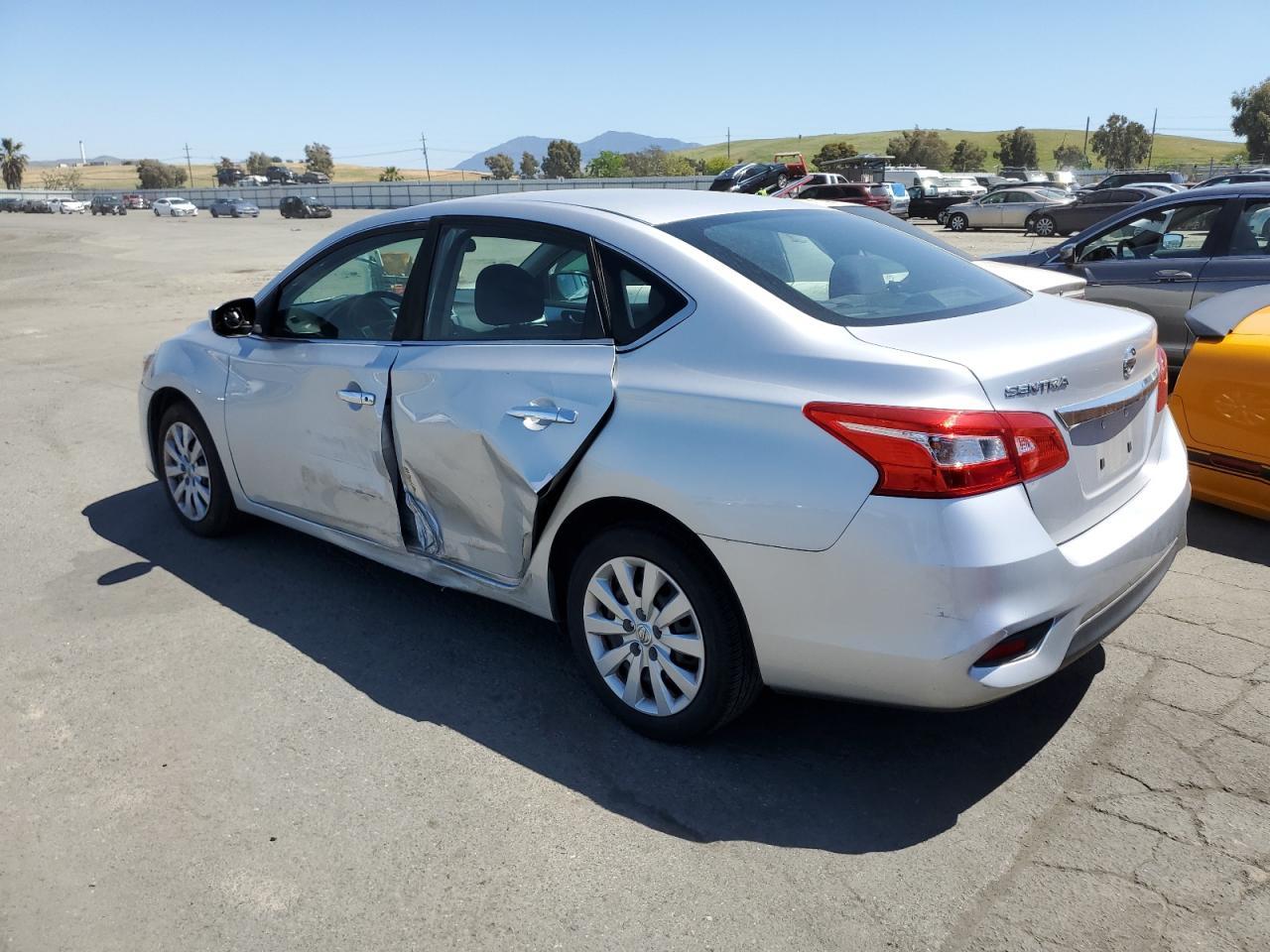 2017 NISSAN SENTRA S - Фото 2