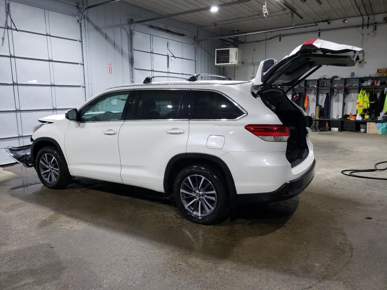 2018 TOYOTA HIGHLANDER - Image 2