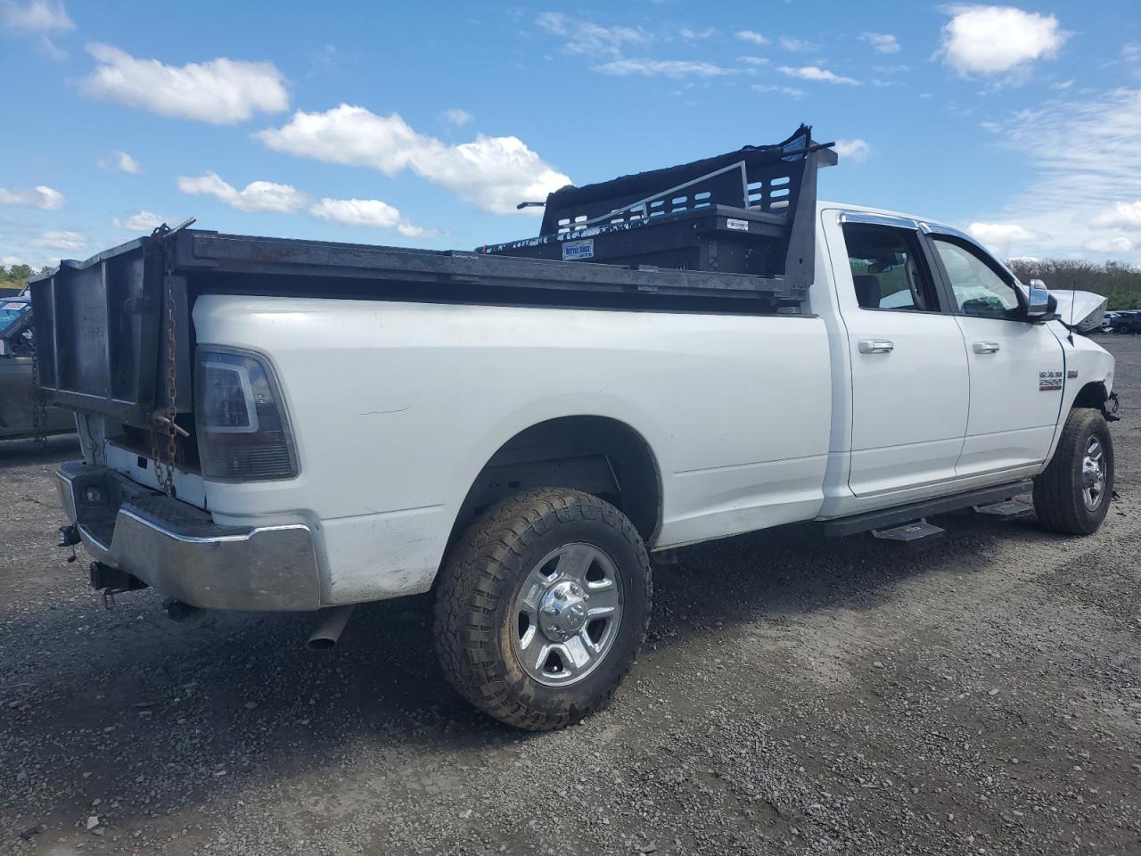 2017 RAM 2500 SLT - Image 3