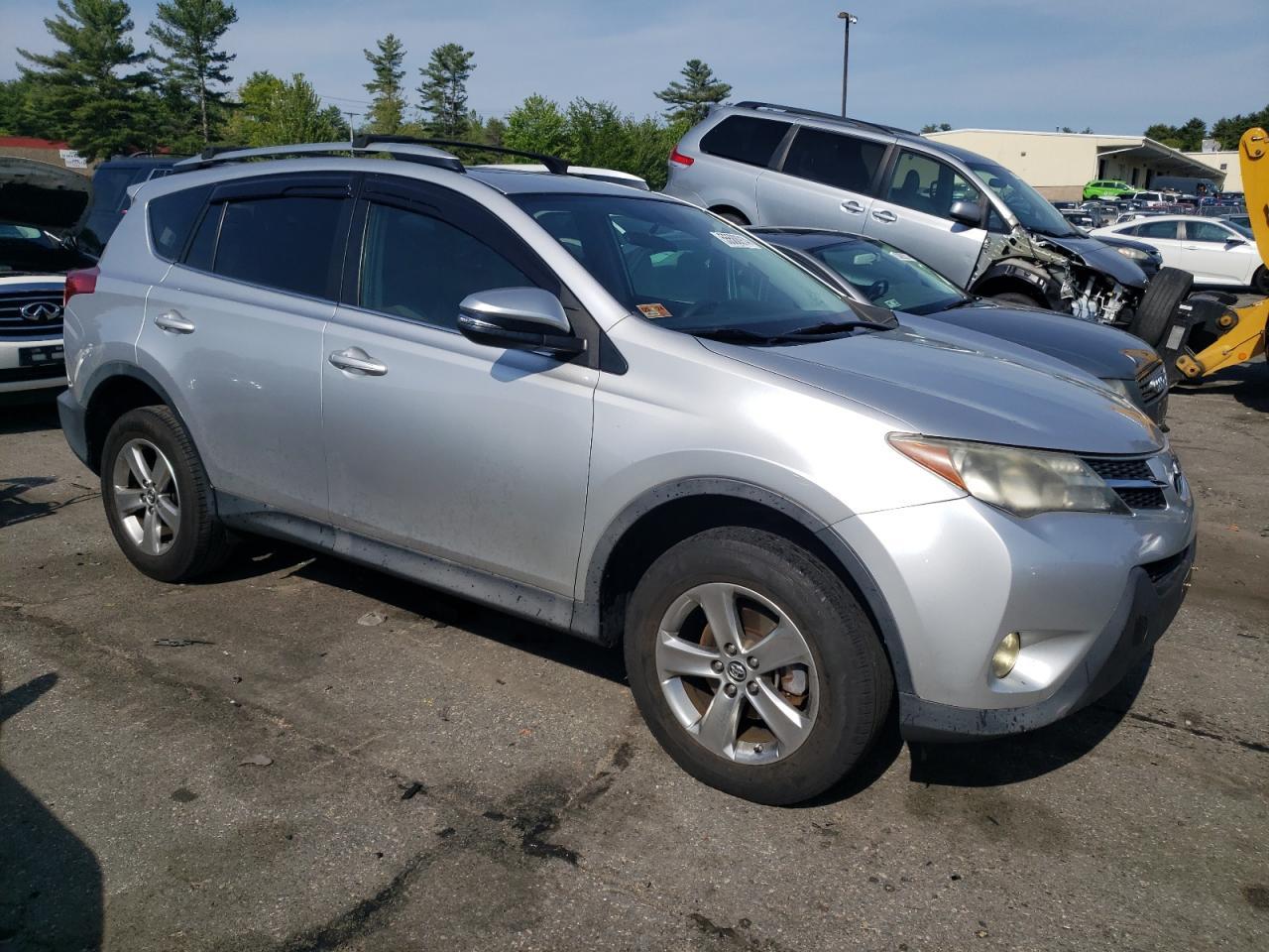 2015 TOYOTA RAV4 XLE - Image 4
