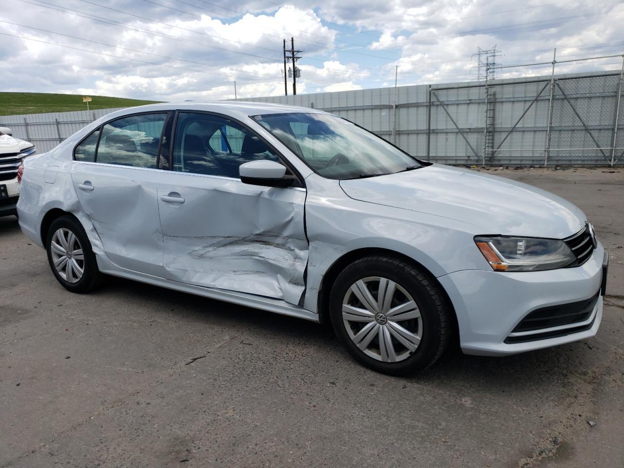 2017 VOLKSWAGEN JETTA S - Image 4