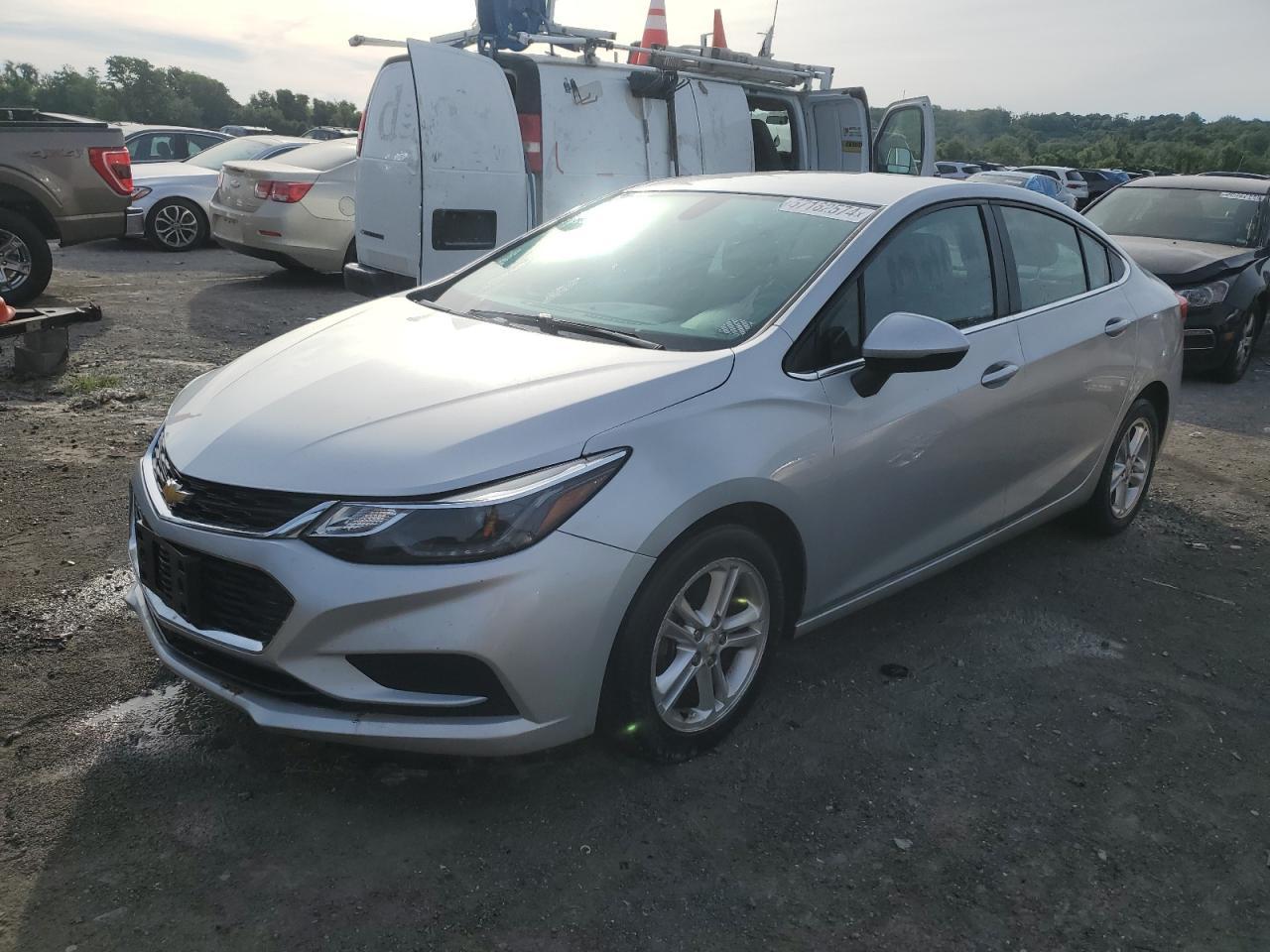 2017 CHEVROLET CRUZE LT