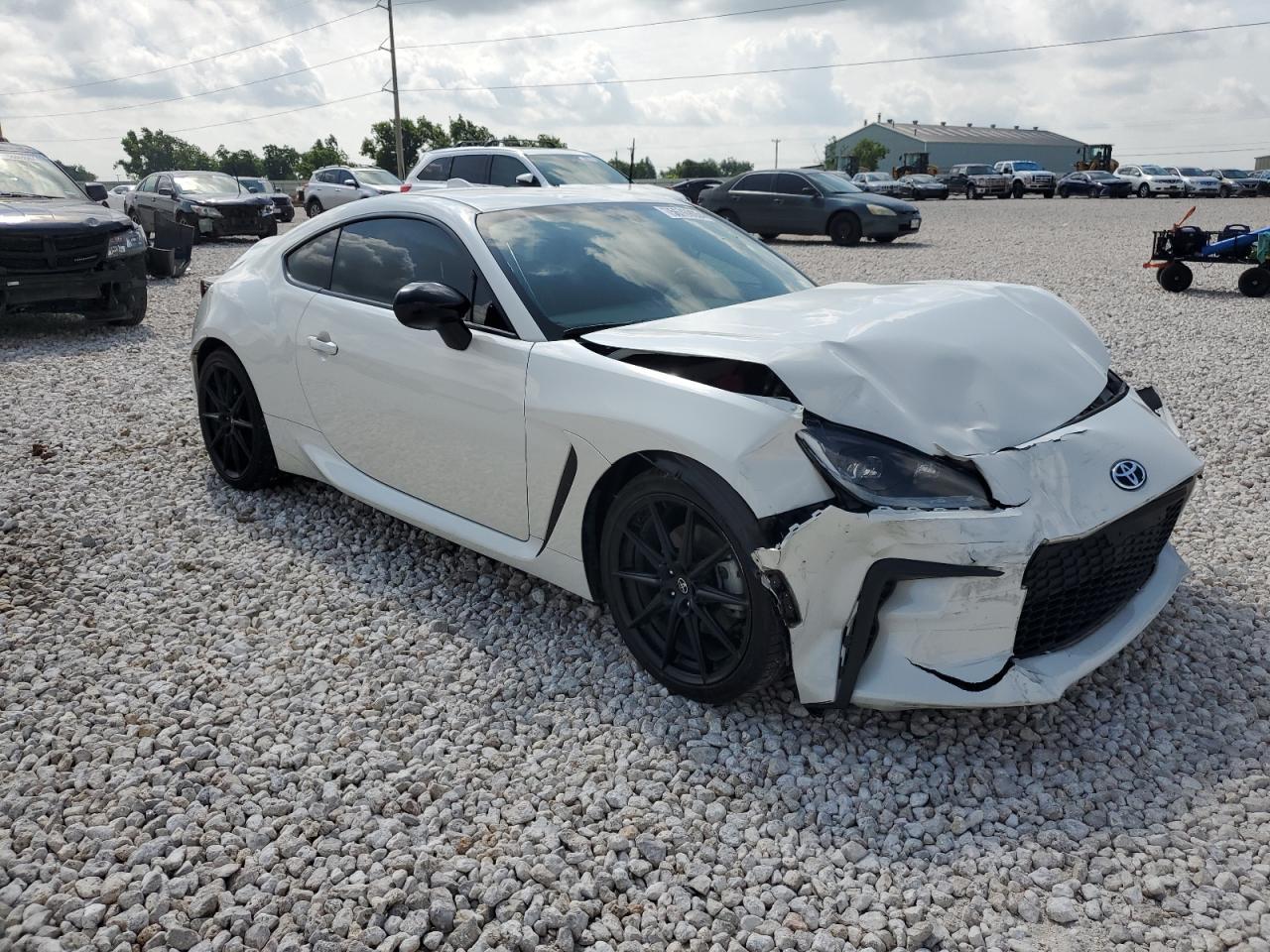 2023 TOYOTA GR 86 PREM - Image 4