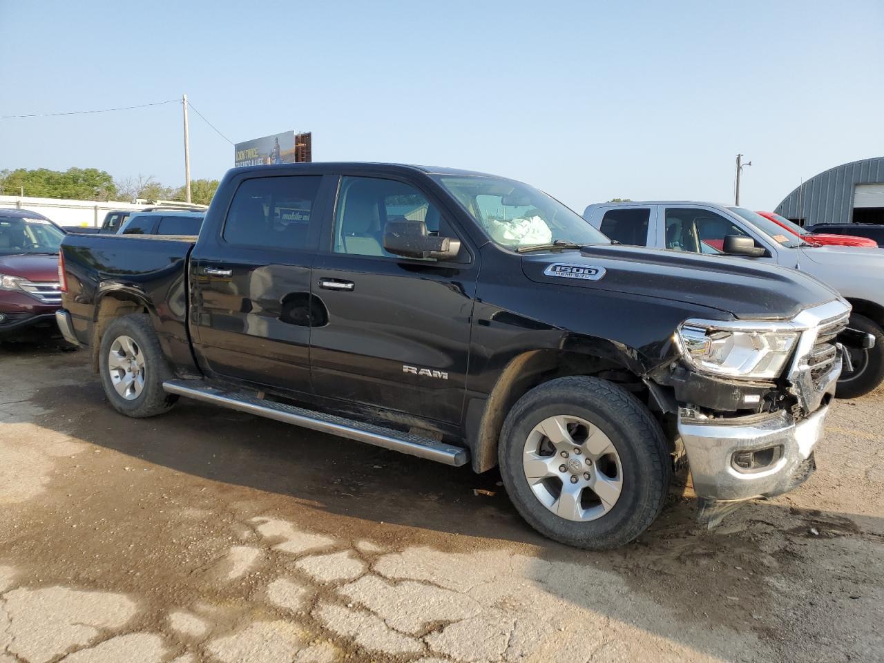2019 RAM 1500 BIG H - Фото 4