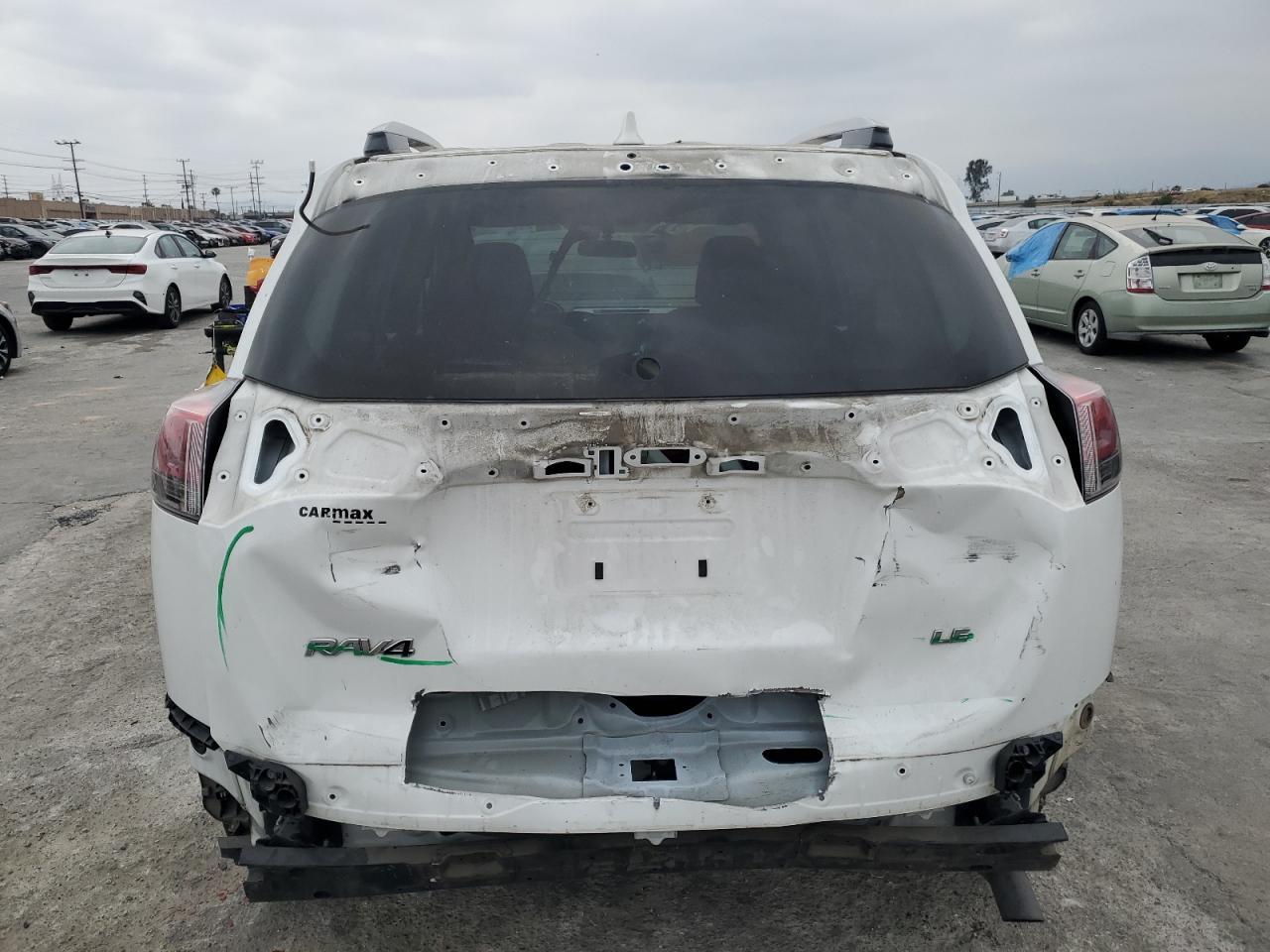 2016 TOYOTA RAV4 LE - Фото 6