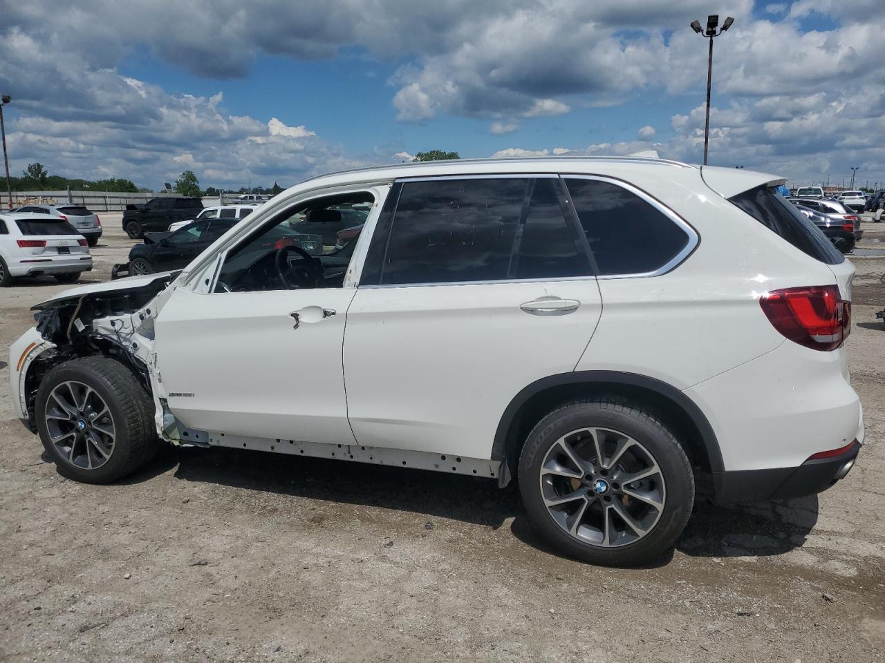 2017 BMW X5 XDRIVE3 - Фото 2