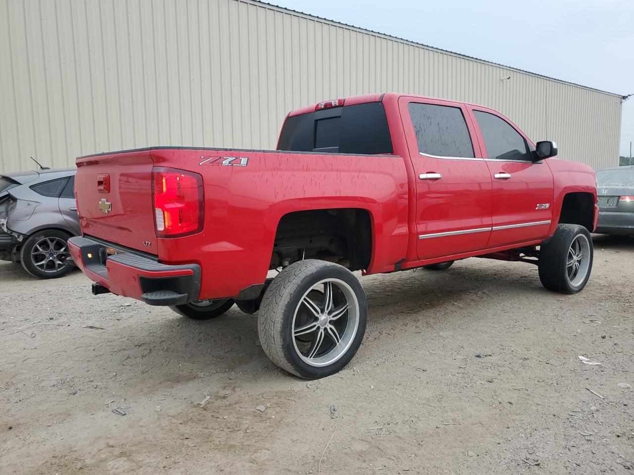 2018 CHEVROLET SILVERADO - Фото 3