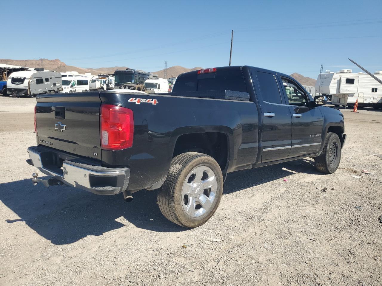 2017 CHEVROLET SILVERADO - Image 3