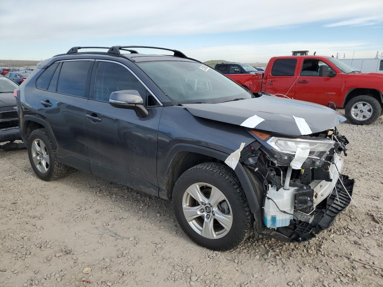 2020 TOYOTA RAV4 XLE - Image 4