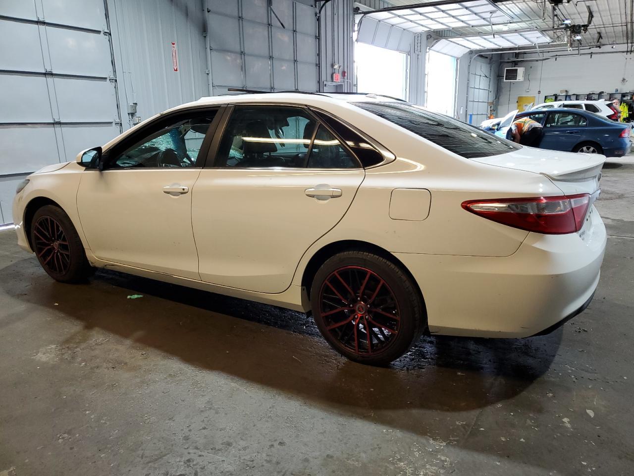 2016 TOYOTA CAMRY LE - Фото 2