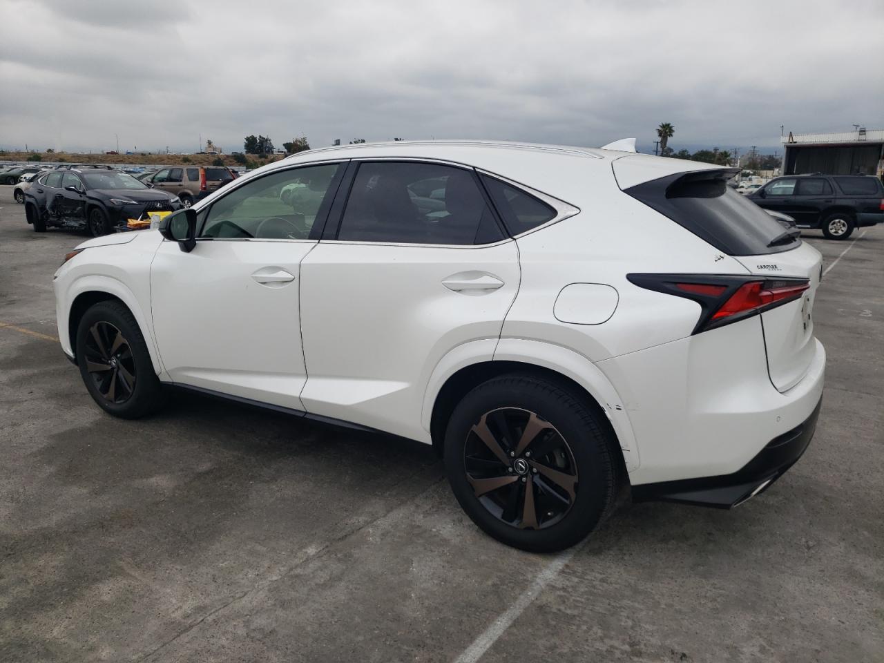2020 LEXUS NX 300 - Фото 2