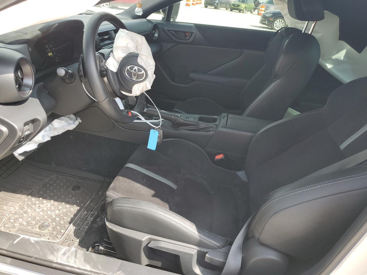 2023 TOYOTA GR 86 PREM - Image 7