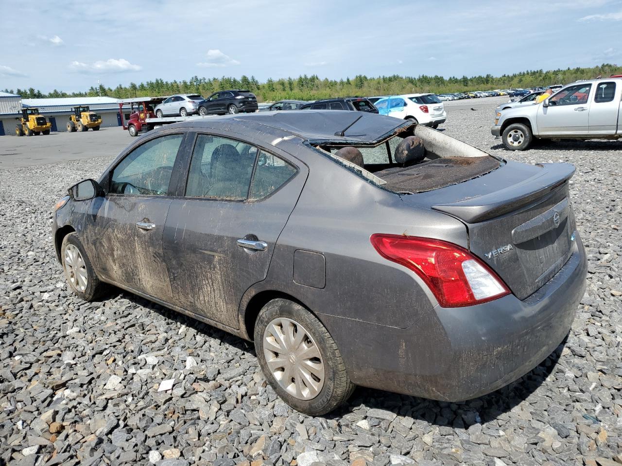 2016 NISSAN VERSA S - Image 2