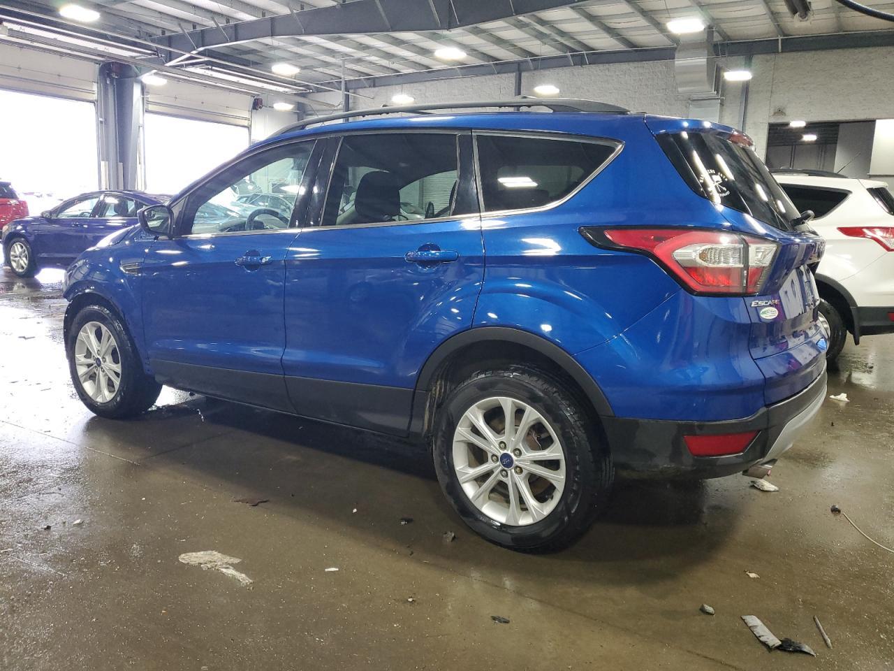 2017 FORD ESCAPE SE - Image 2