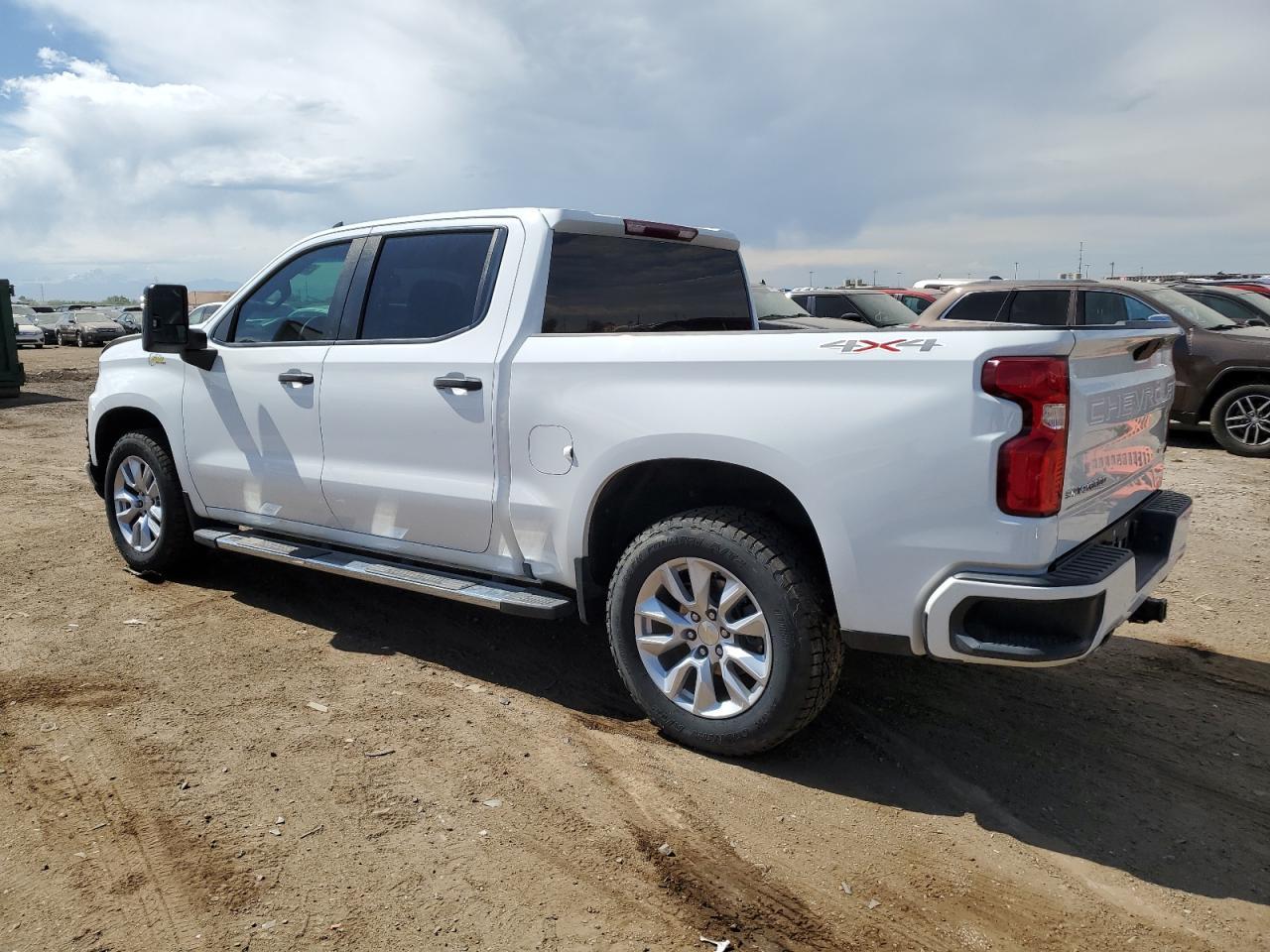 2021 CHEVROLET SILVERADO - Image 2